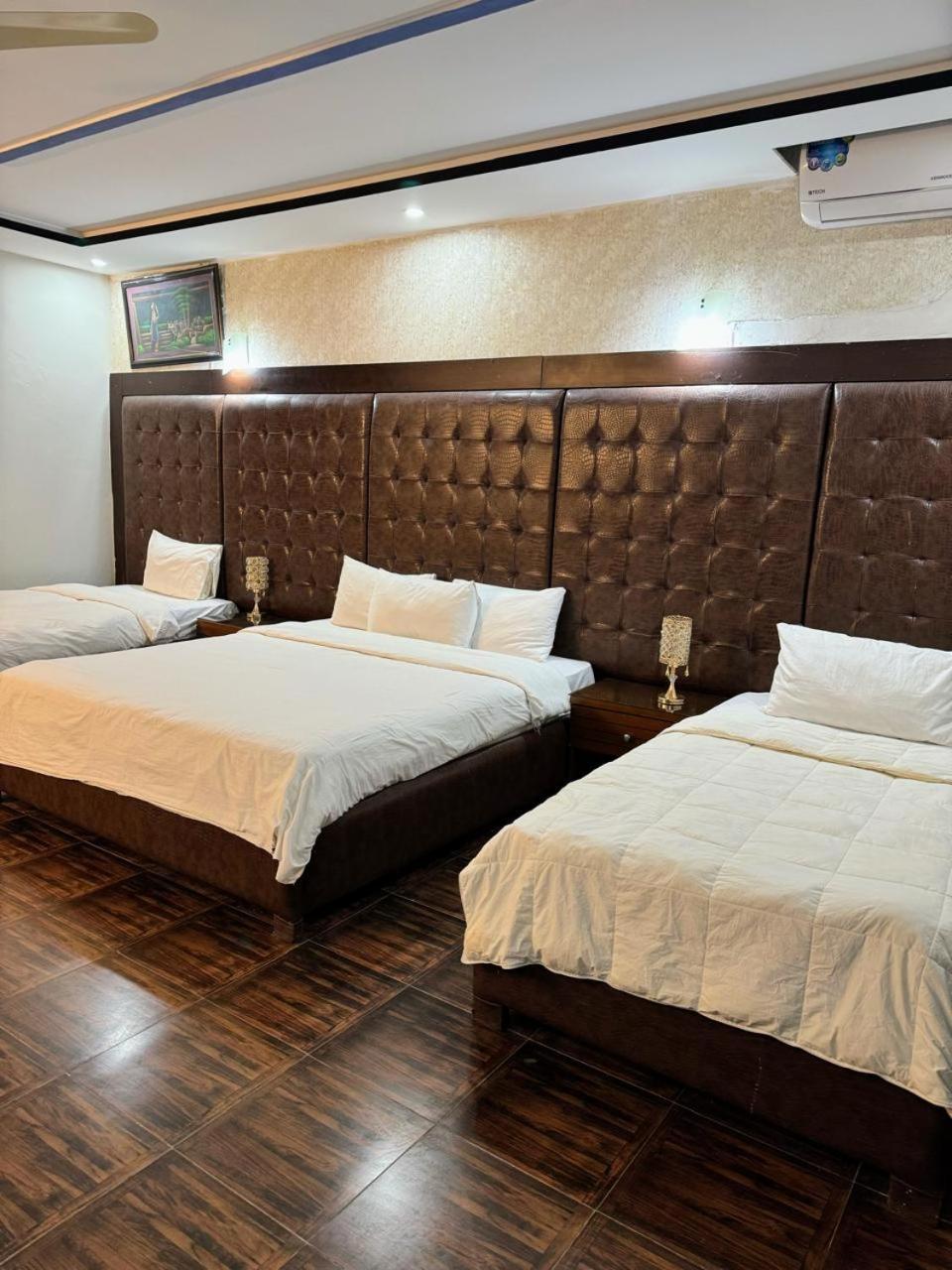 Casa Blanca Boutique Guest House Исламабад Стая снимка