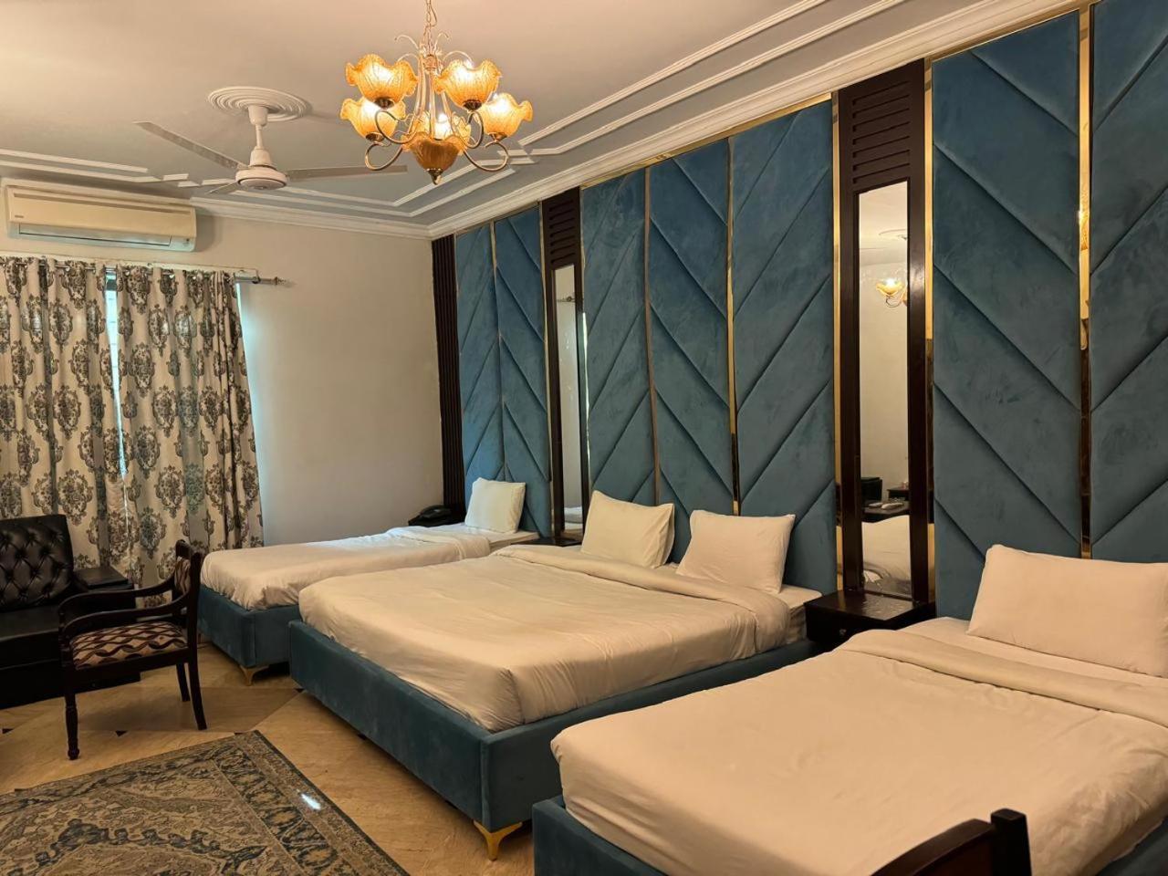 Casa Blanca Boutique Guest House Исламабад Стая снимка