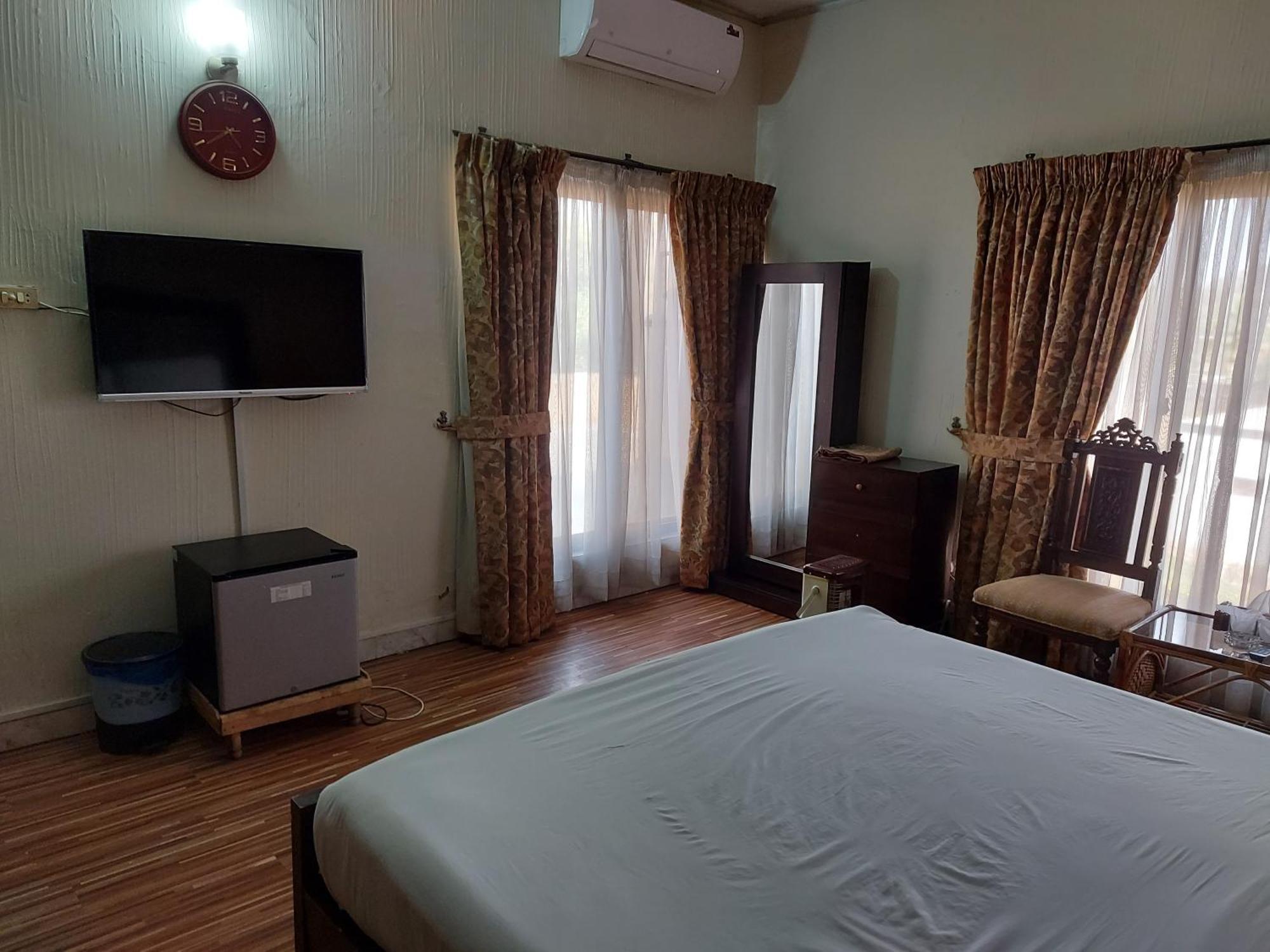 Casa Blanca Boutique Guest House Исламабад Стая снимка