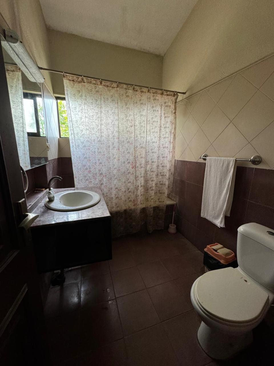 Casa Blanca Boutique Guest House Исламабад Екстериор снимка